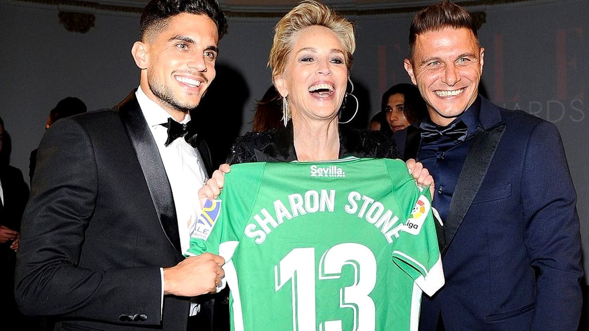 De la abuela del rey Felipe a Sharon Stone: el Real Betis conquista a 'royals' y 'celebs'