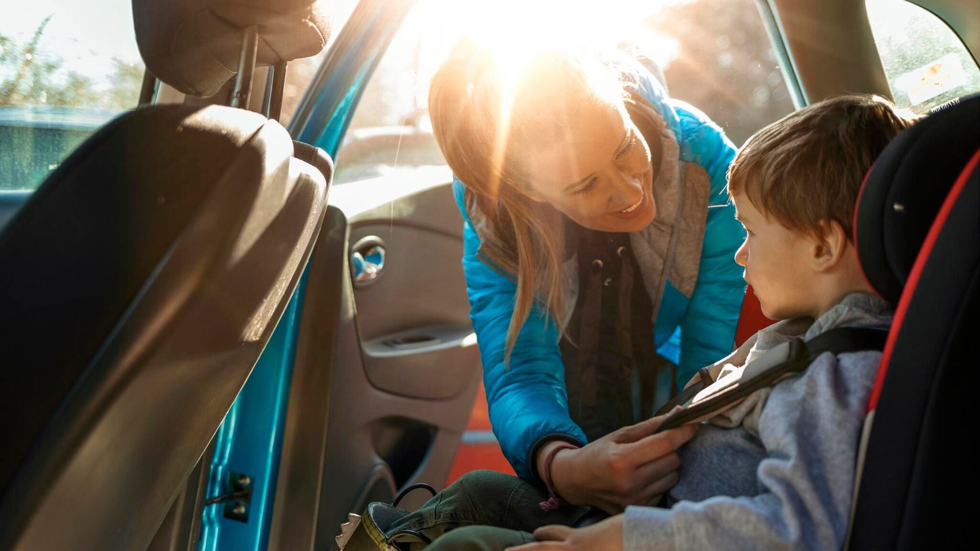 Seguridad en el coche: ¿hasta qué edad deben ir los niños a contramarcha?