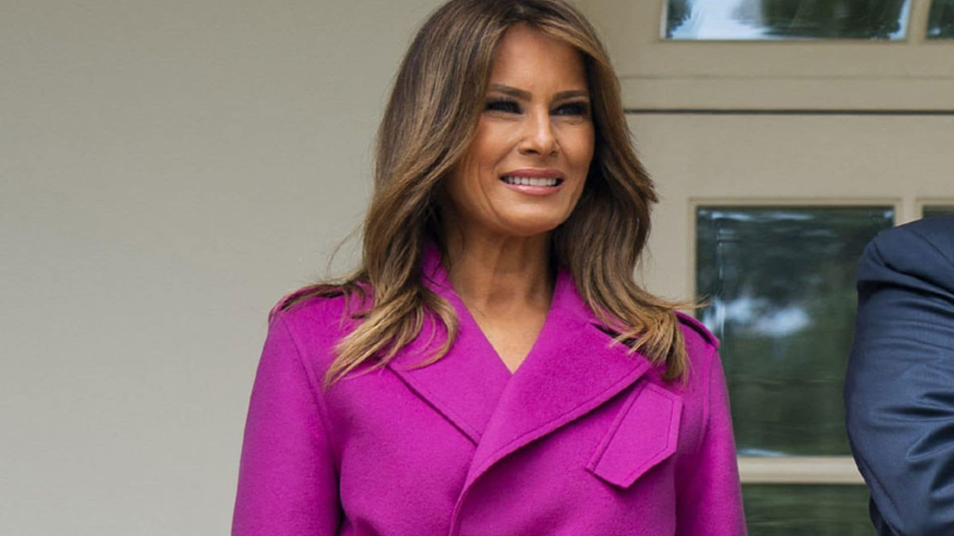 El estreno icónico de Melania que copia el truco de estilo de las 'royals' británicas