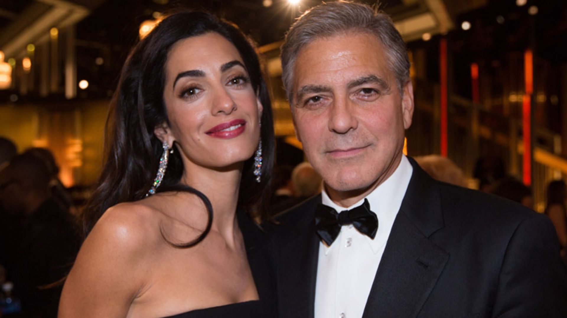 Los curiosos regalos con los que han dado la bienvenida a los mellizos de George y Amal Clooney