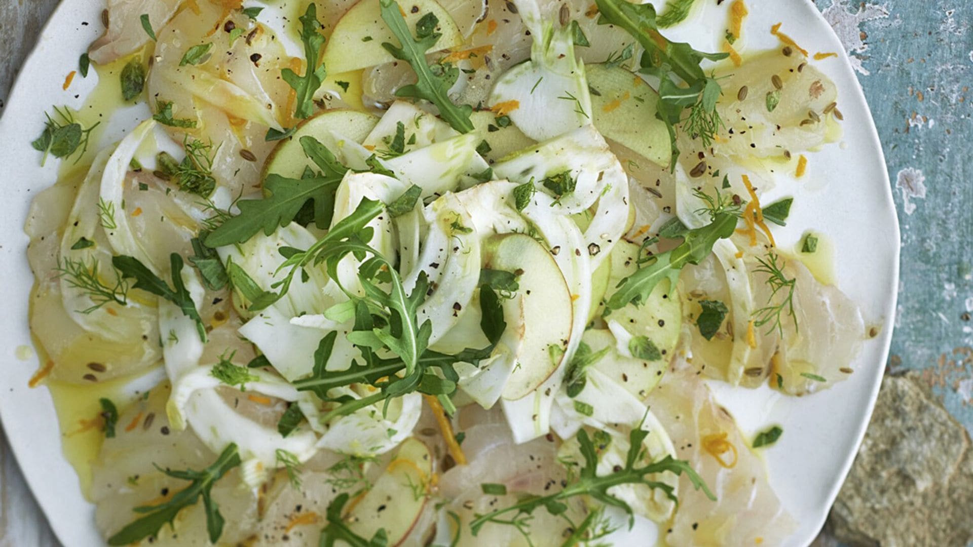 'Carpaccio' de bacalao con pera e hinojo