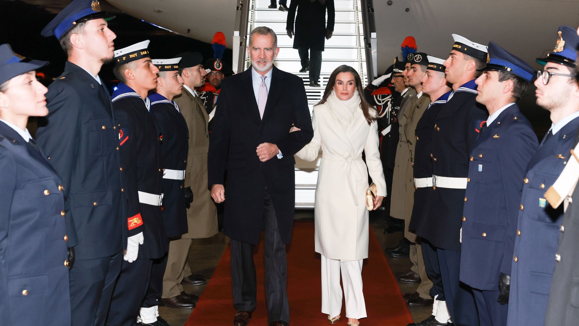 Los 5 looks con los que la reina Letizia ha conquistado Italia