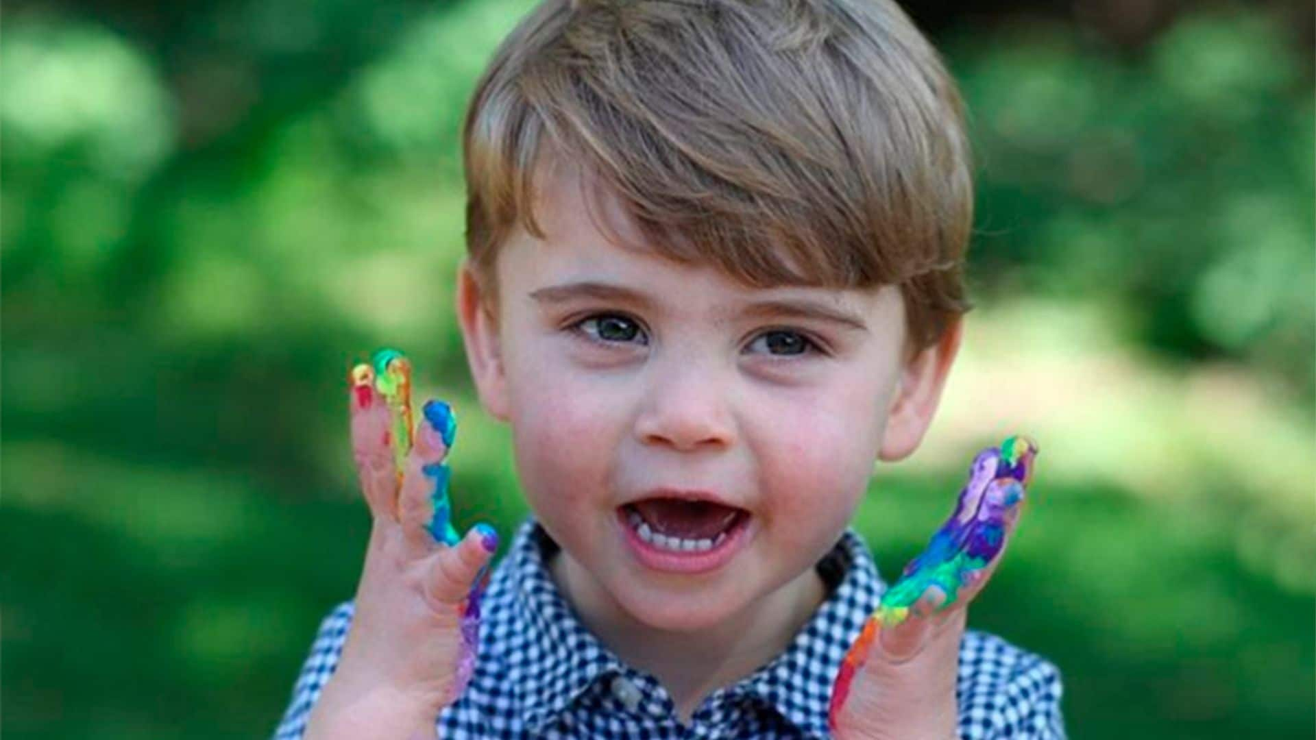 ¡Como dos gotas de agua! El parecido del príncipe Louis con su hermano George