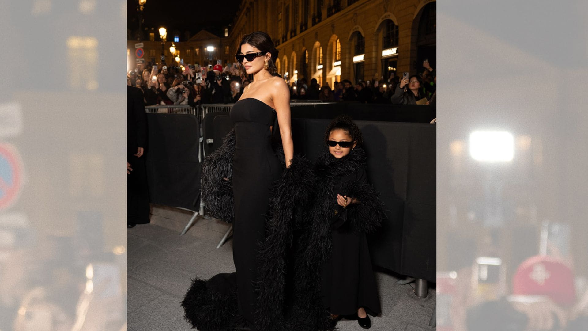 Kylie Jenner se lleva a su 'miniyo', su hija Stormi, al front row de París