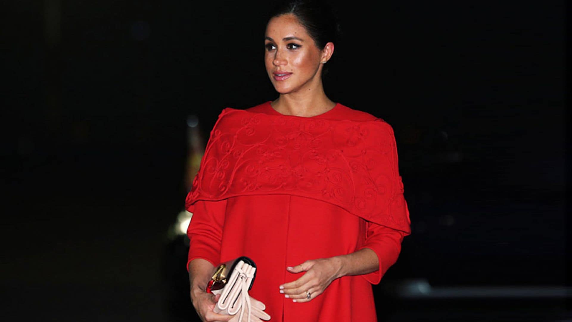 El vestido con mensaje de Meghan Markle a su llegada a Marruecos