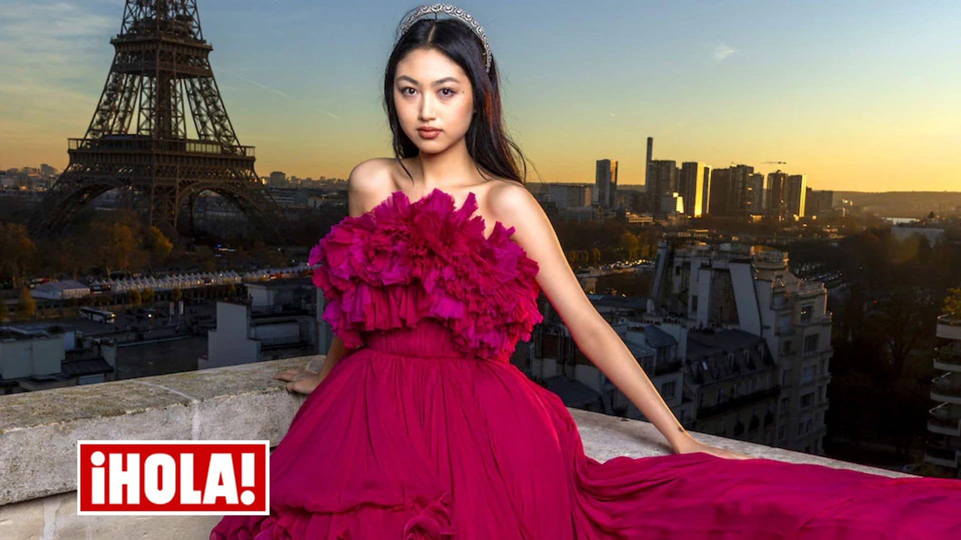 EXCLUSIVA: Ella, hija del actor Simon Yam, hace su sueño realidad vestida de Giambattista Valli