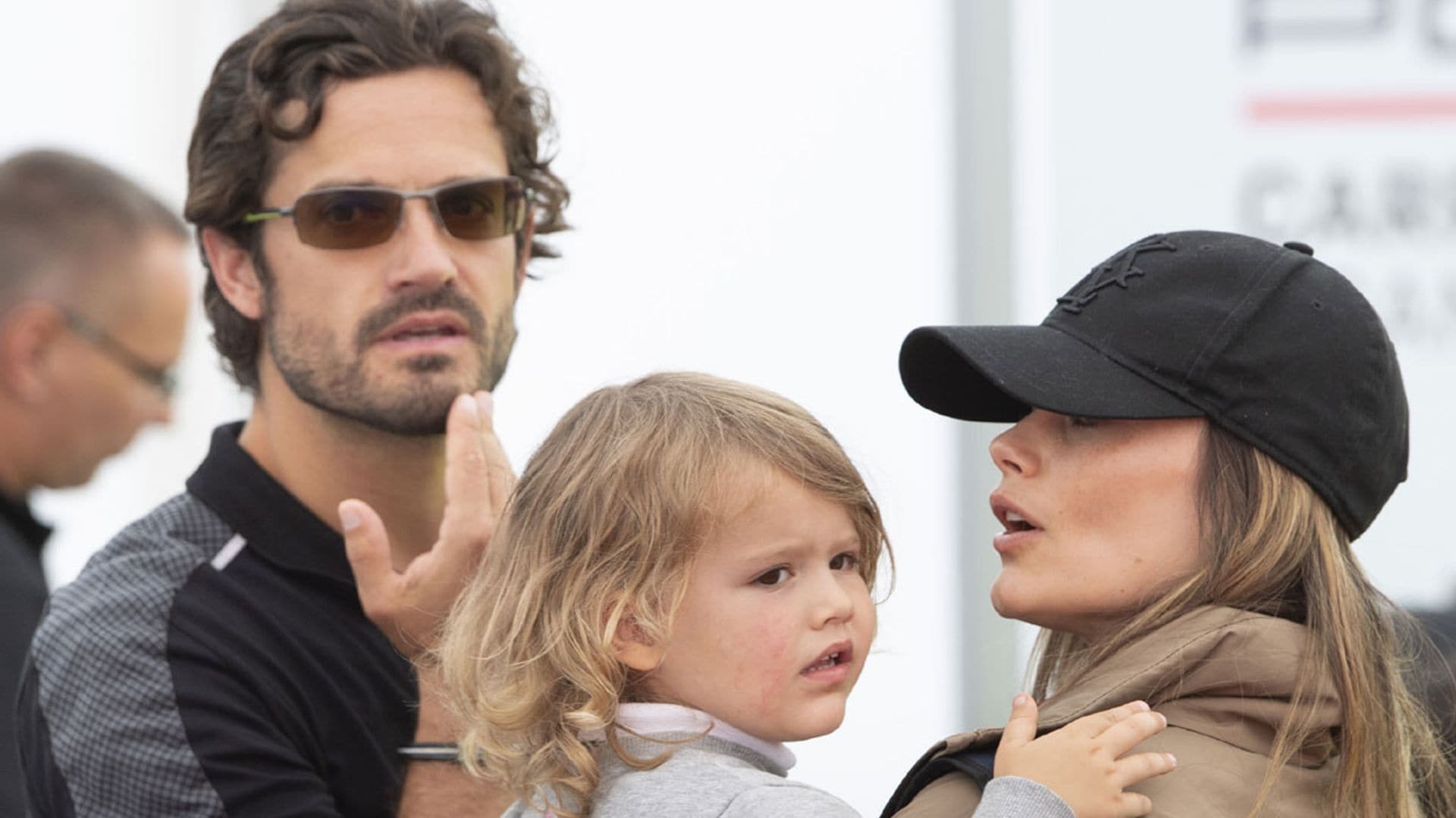 Carlos Felipe y Sofia de Suecia celebran con sus hijos el Día del Padre en el parque de Haga