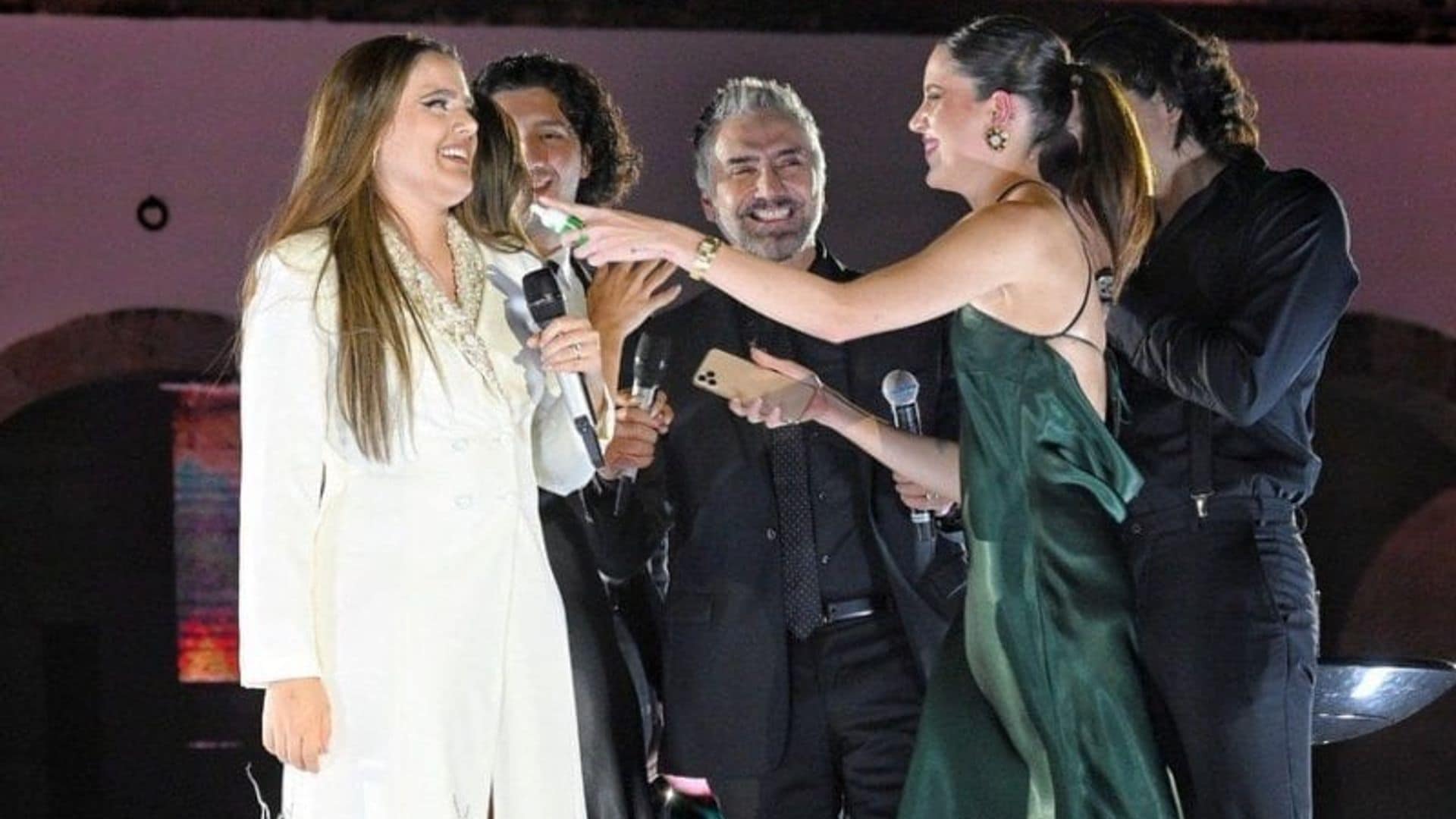 Alejandro Fernández, el más emocionado de compartir el escenario con sus cinco hijos