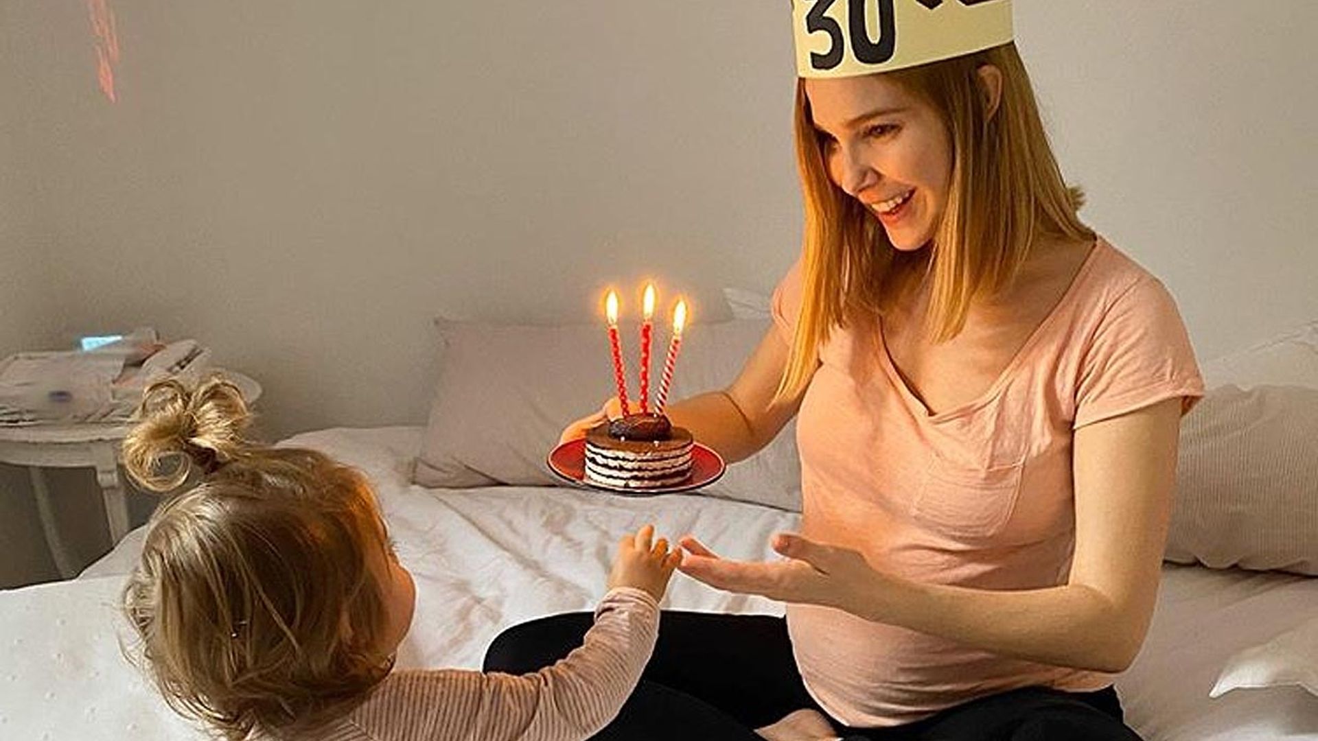 Natalia Sánchez celebra con tortitas de arroz y un mensaje inspirador 'el mejor cumpleaños' de su vida