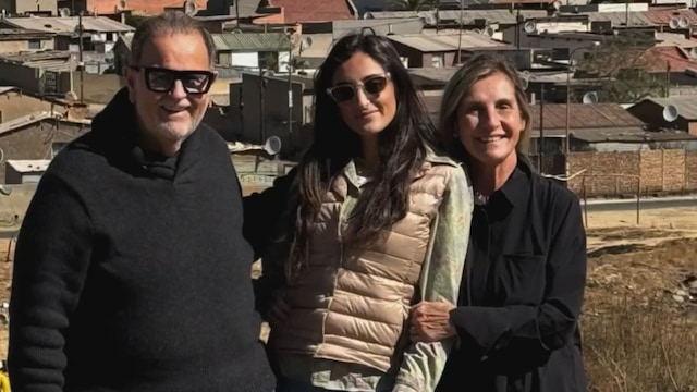 Raúl de Molina junto a su esposa Mily y su hija Mia