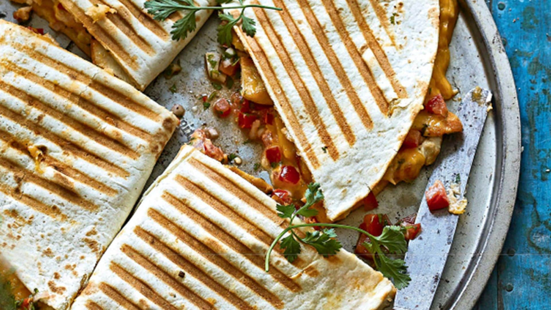 Tortillas mexicanas de pollo y pimientos