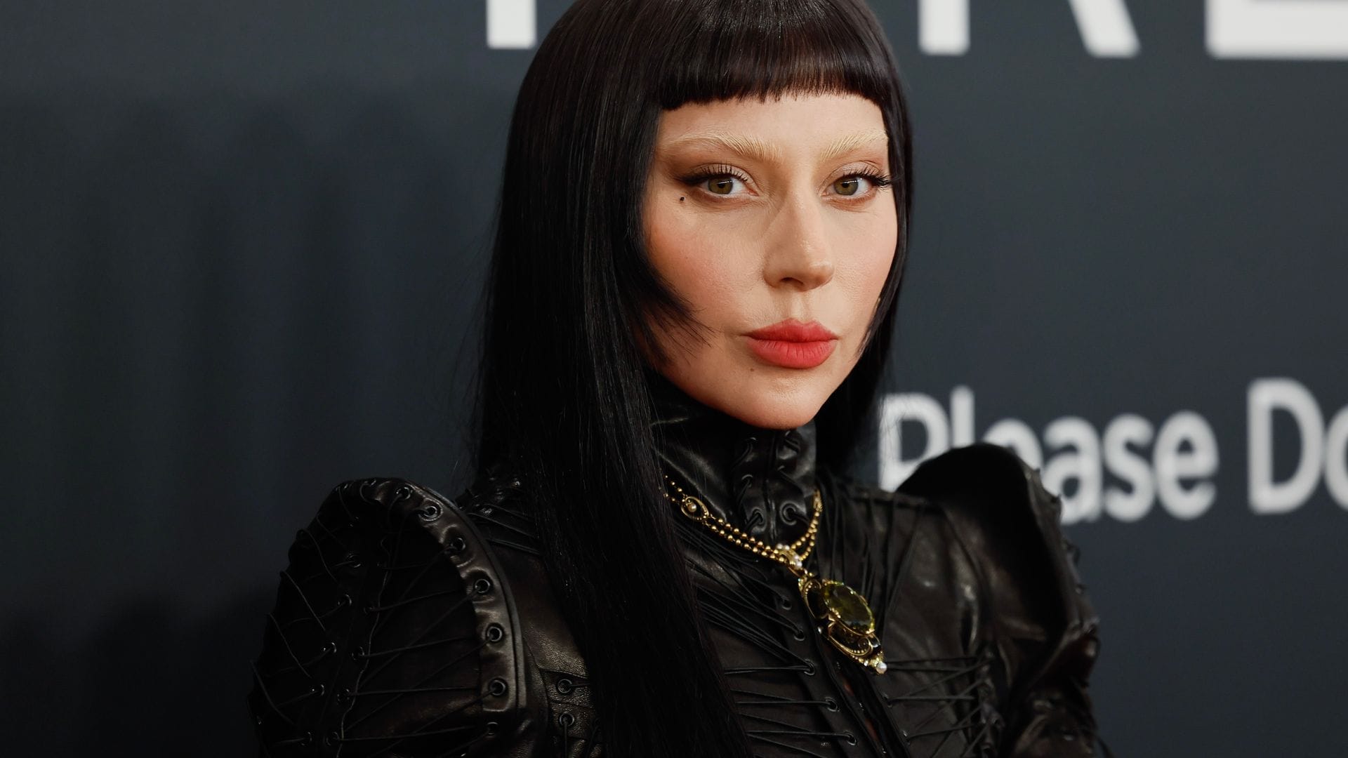 Lady Gaga eligió un look estilo victoriano de Vivienne Westwood