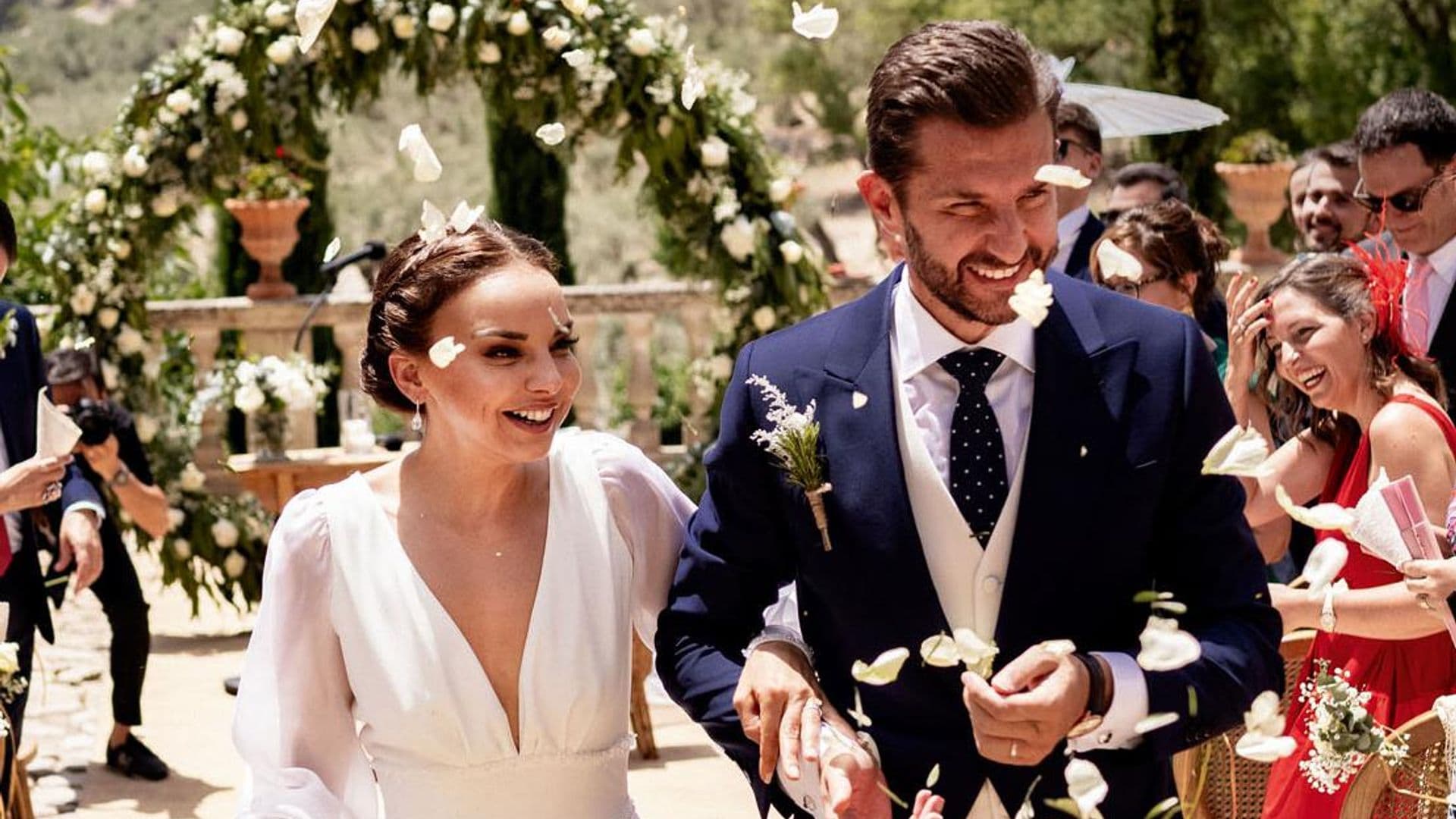 En vídeo, la ceremonia de la boda de Chenoa y Miguel Sánchez Encinas