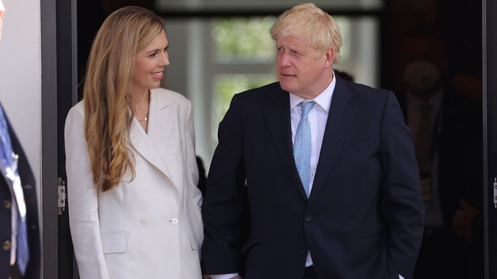 Boris Johnson, y su mujer, Carrie Symonds, esperan su tercer hijo