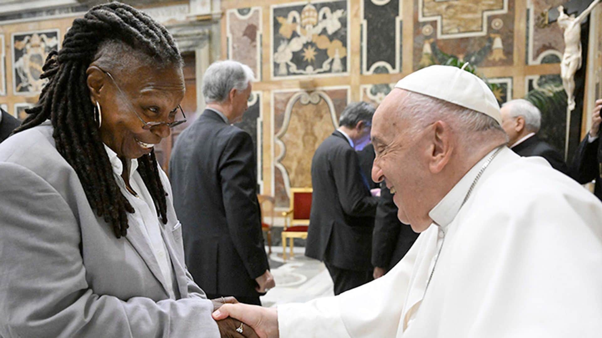 De Whoopi Goldberg a Cristina Castaño: el Papa Francisco se reúne con más de cien cómicos de todo el mundo