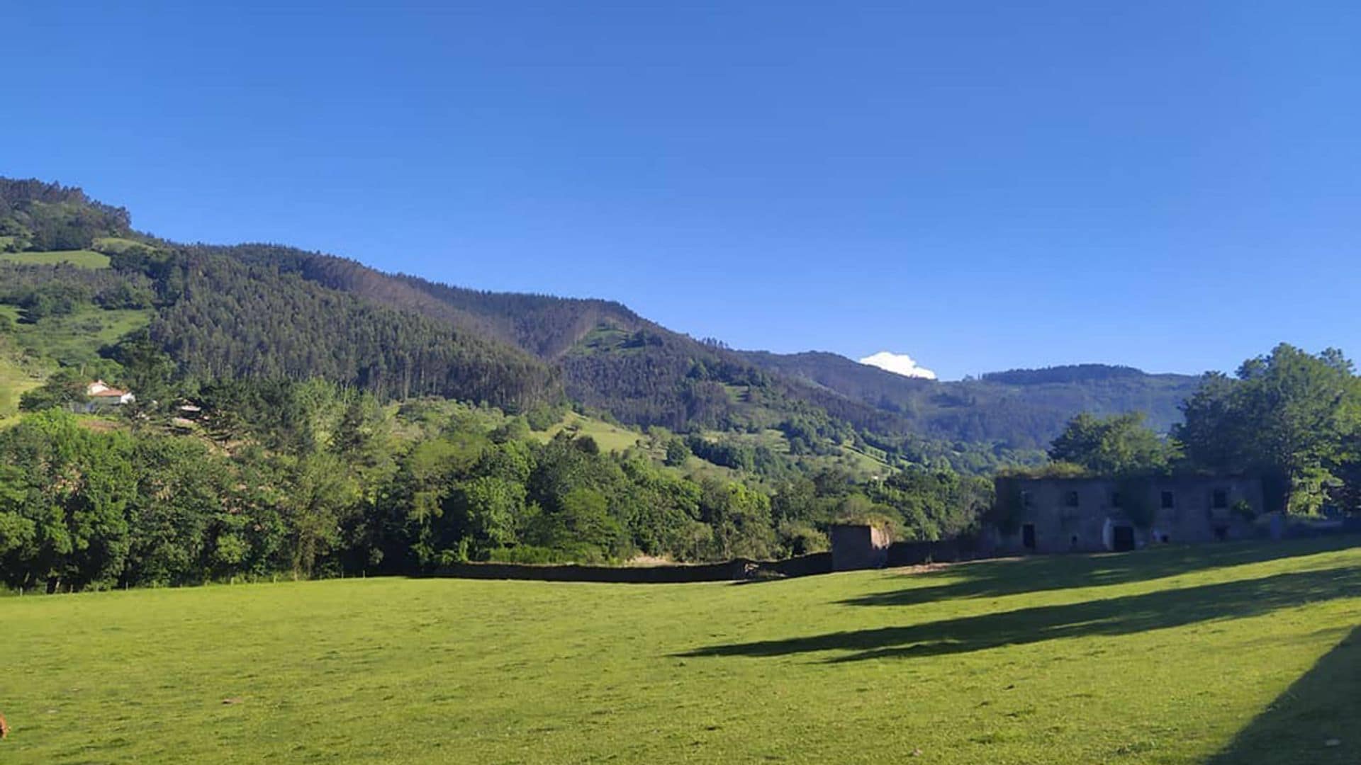 Empieza la fiesta en Arroes, Peón y Candanal, Pueblo Ejemplar de Asturias