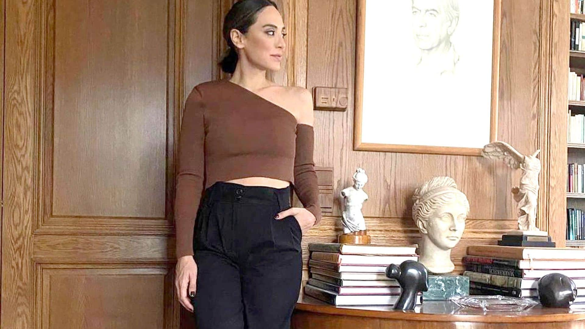 Tamara Falcó tiene su favorito: jersey con aberturas para combinar con pantalón ancho