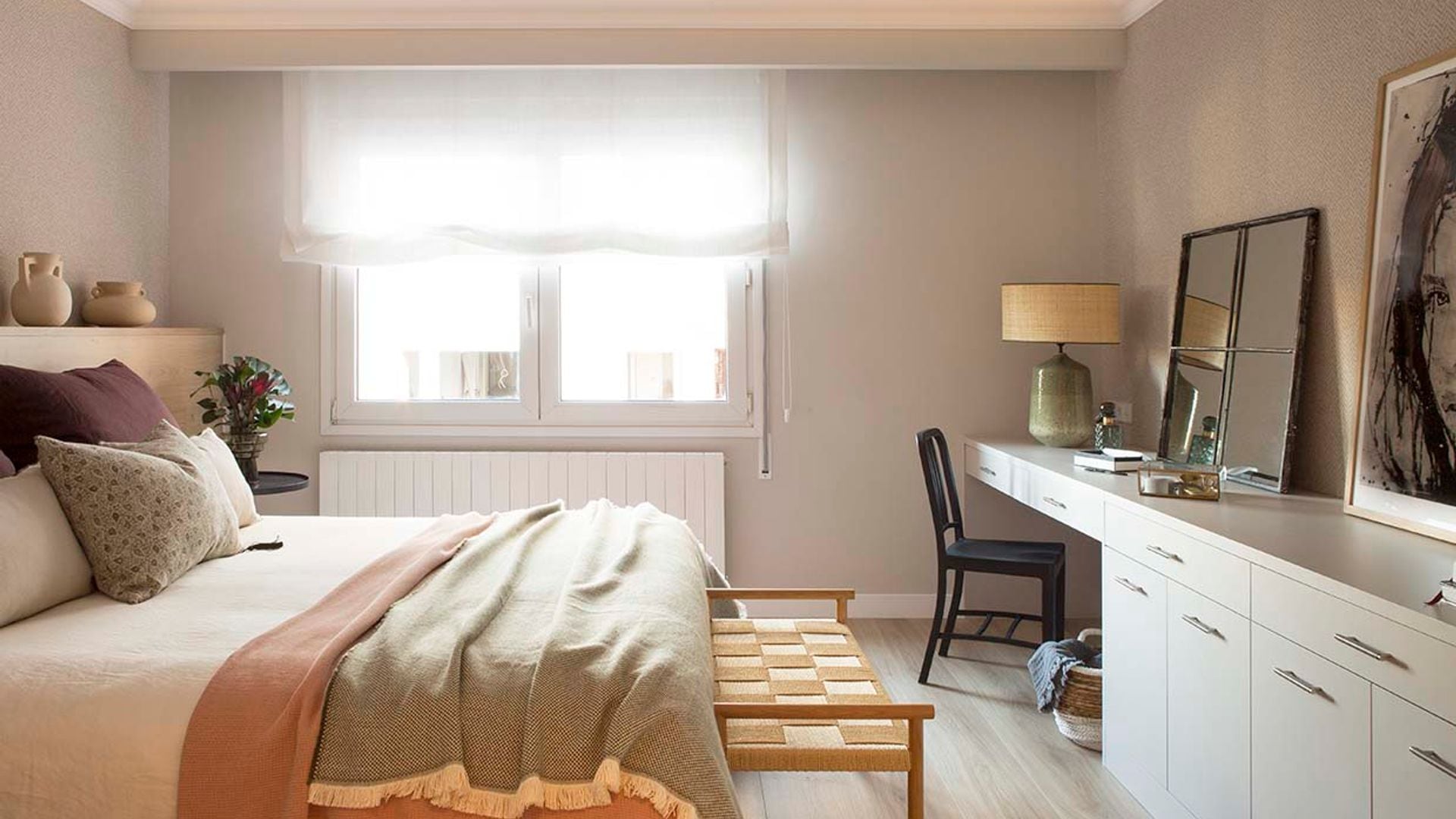 Soluciones geniales para decorar la pared frente a la cama