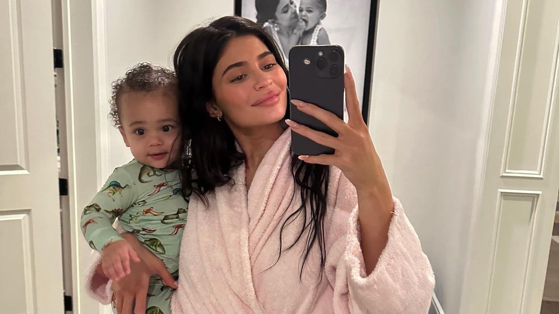 Kylie Jenner cambia legalmente el nombre de su bebé de 16 meses: ¿es posible algo así en España?