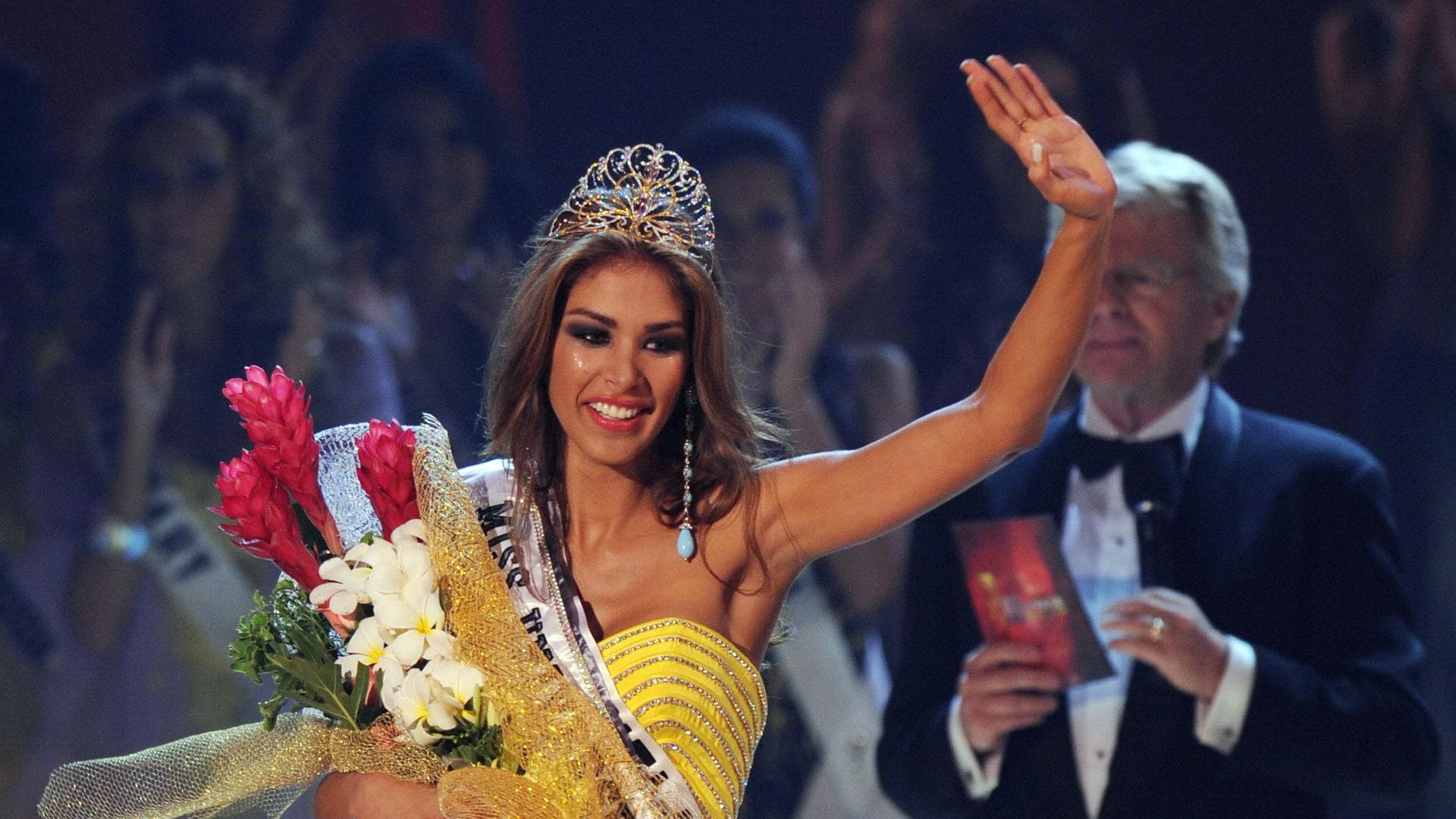 Dayana Mendoza, Miss Universo 2008, anuncia su compromiso y presume su gran anillo