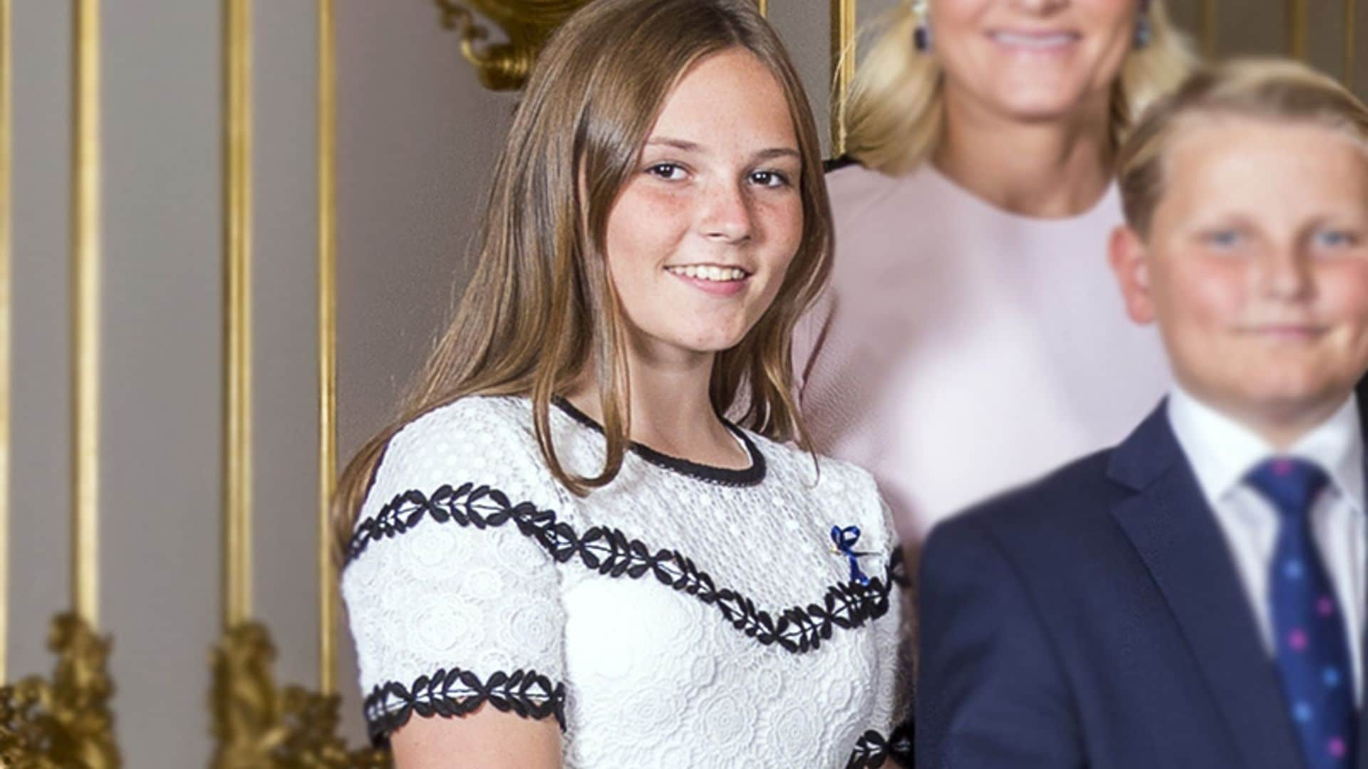 Ingrid de Noruega rompe el protocolo con las zapatillas de las 'royals'