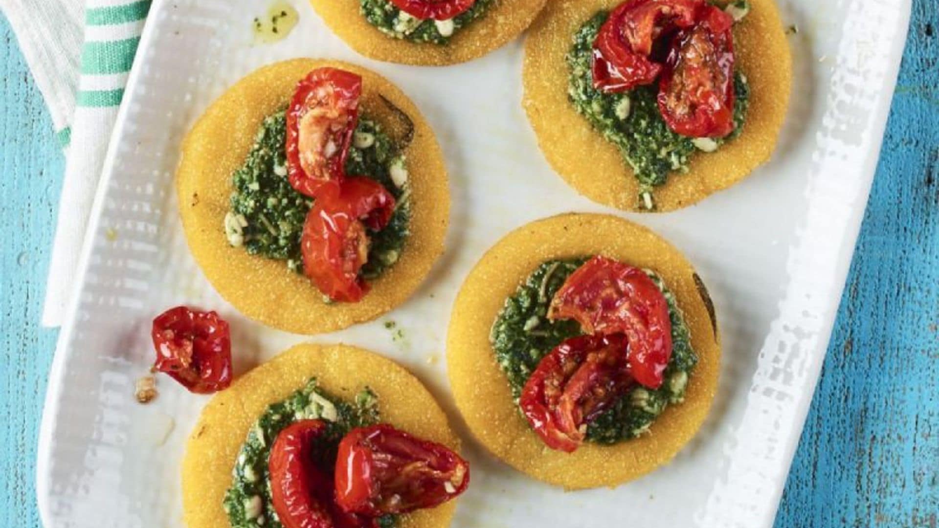 'Mini pizzas' de polenta veganas