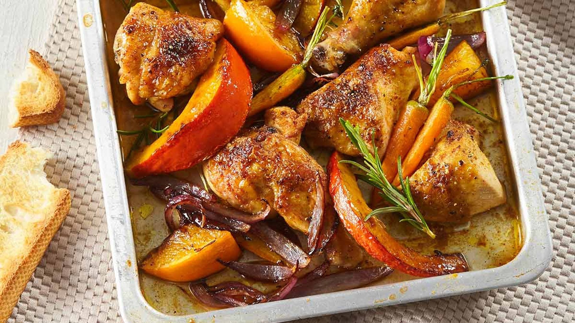 Pollo al horno con naranja y verduras de otoño