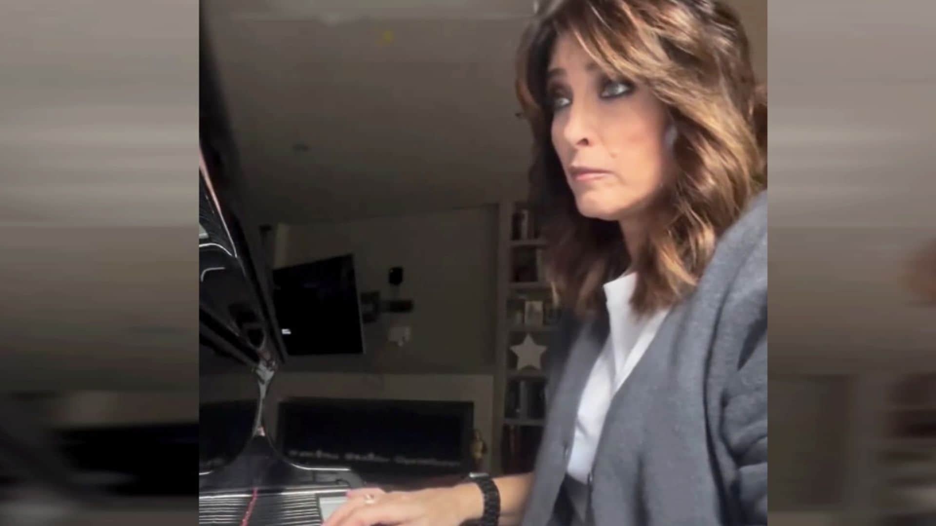 No te pierdas la faceta más desconocida de Helena Resano tocando el piano cuando se apagan las luces de plató