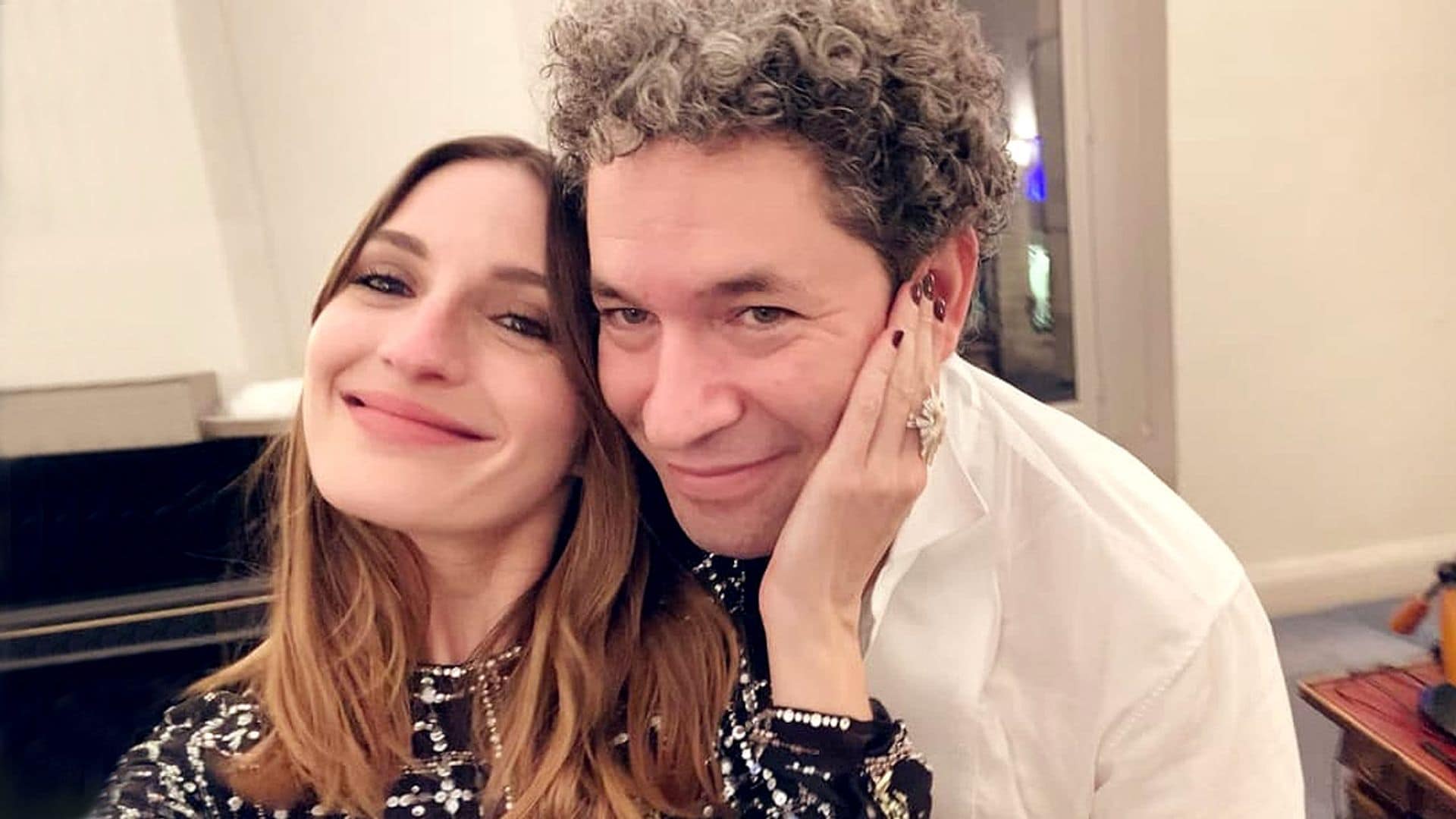 María Valverde, más romántica que nunca, presume del gran logro de su marido, Gustavo Dudamel