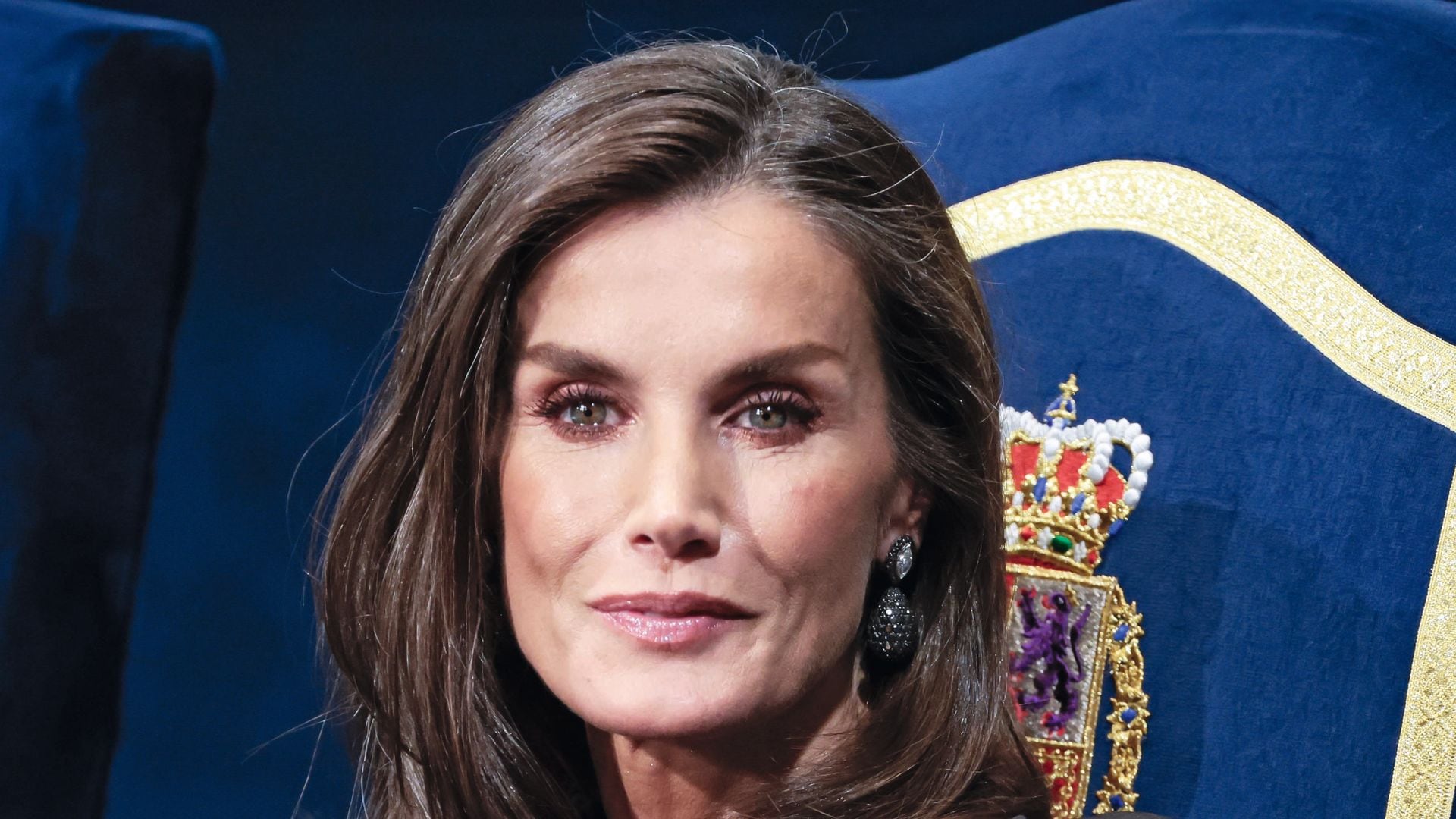 Por qué la reina Letizia ha tardado tanto en conseguir reconocimiento: un psicólogo y 2 expertos nos dan la respuesta