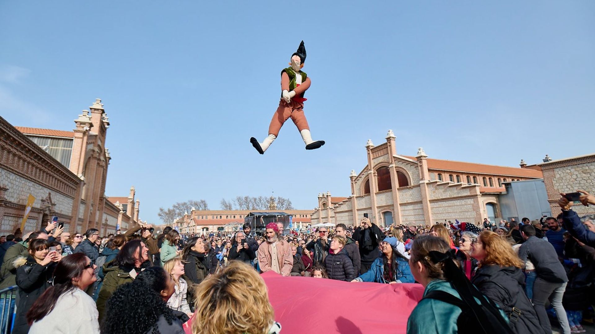 Manteo del pelele en Carnaval Madrid