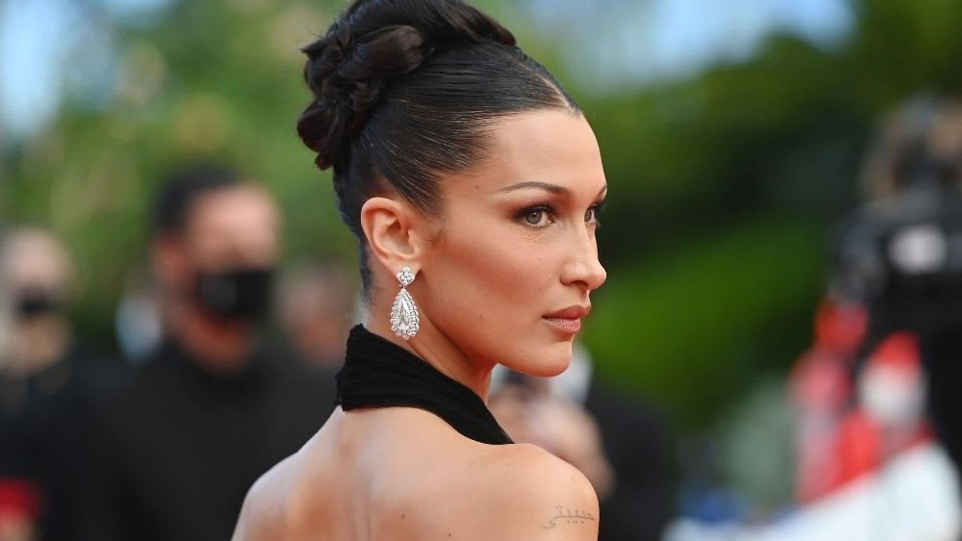 El conmovedor gesto de Bella Hadid con una trabajadora que salvó la vida a un hombre