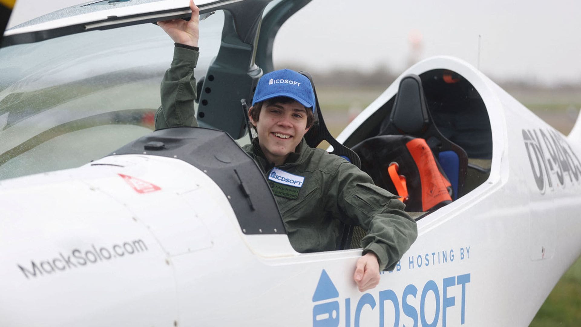 La proeza de Mack Rutherford, el niño de 16 años que dará la vuelta al mundo pilotando su propio avión