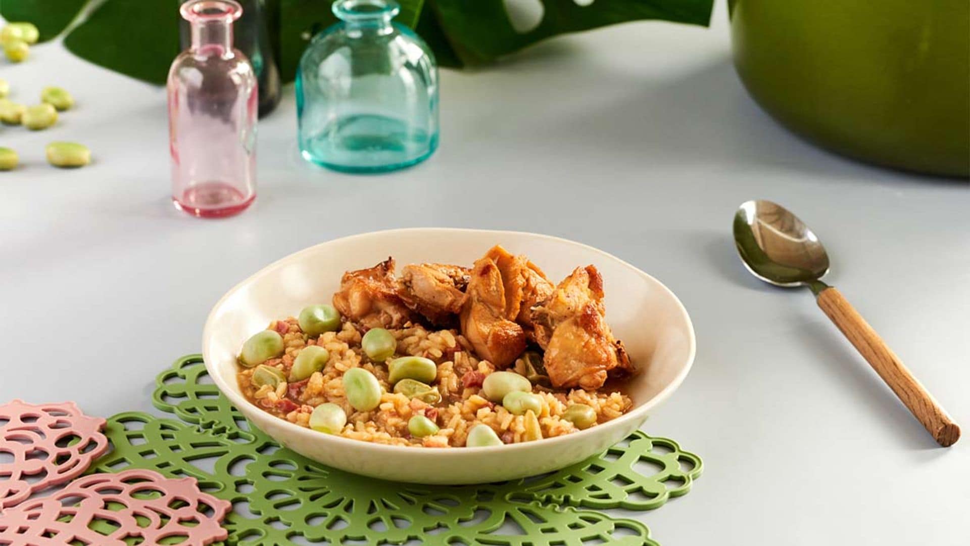 Arroz caldoso con carne de conejo y habas