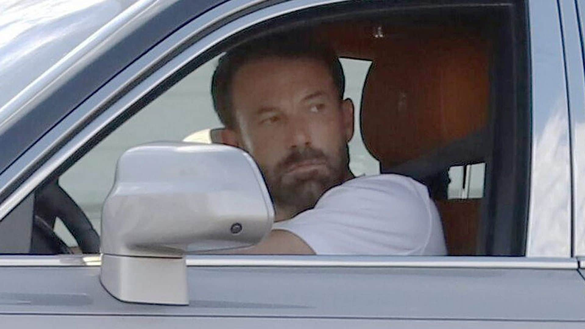 Jennifer Lopez, irreconocible en el set, recibe la visita de Ben Affleck y su hija