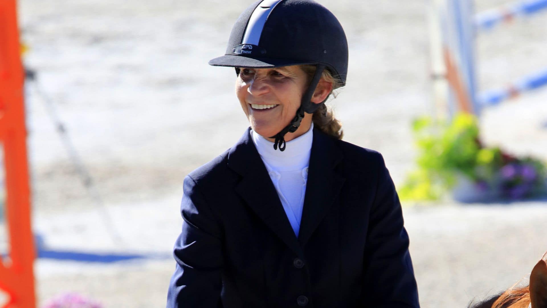 La sonrisa de la infanta Elena al volver a disfrutar de una de sus grandes pasiones