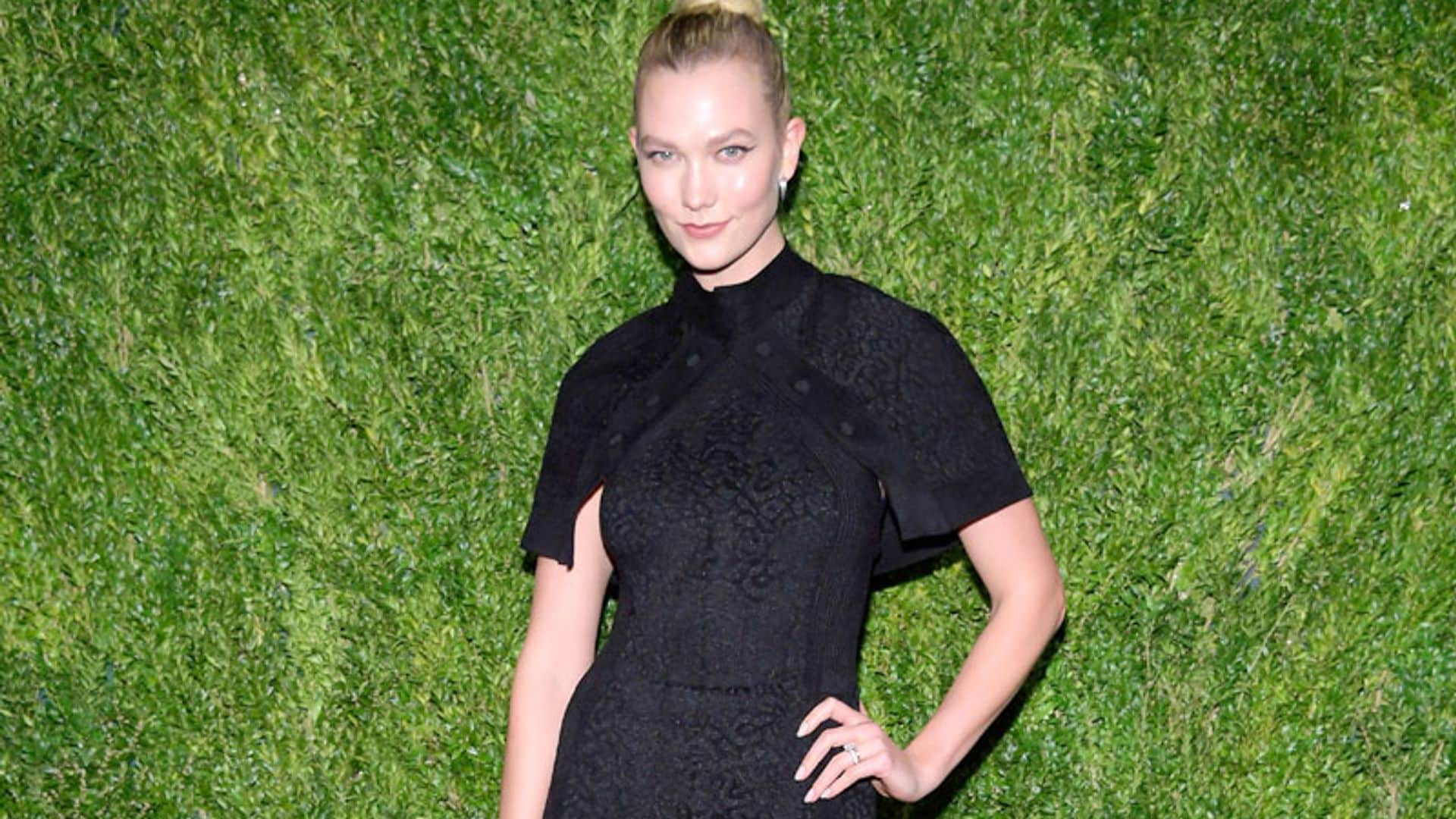 Karlie Kloss, Emily Blunt y Chanel Iman cambian los códigos de la invitada perfecta