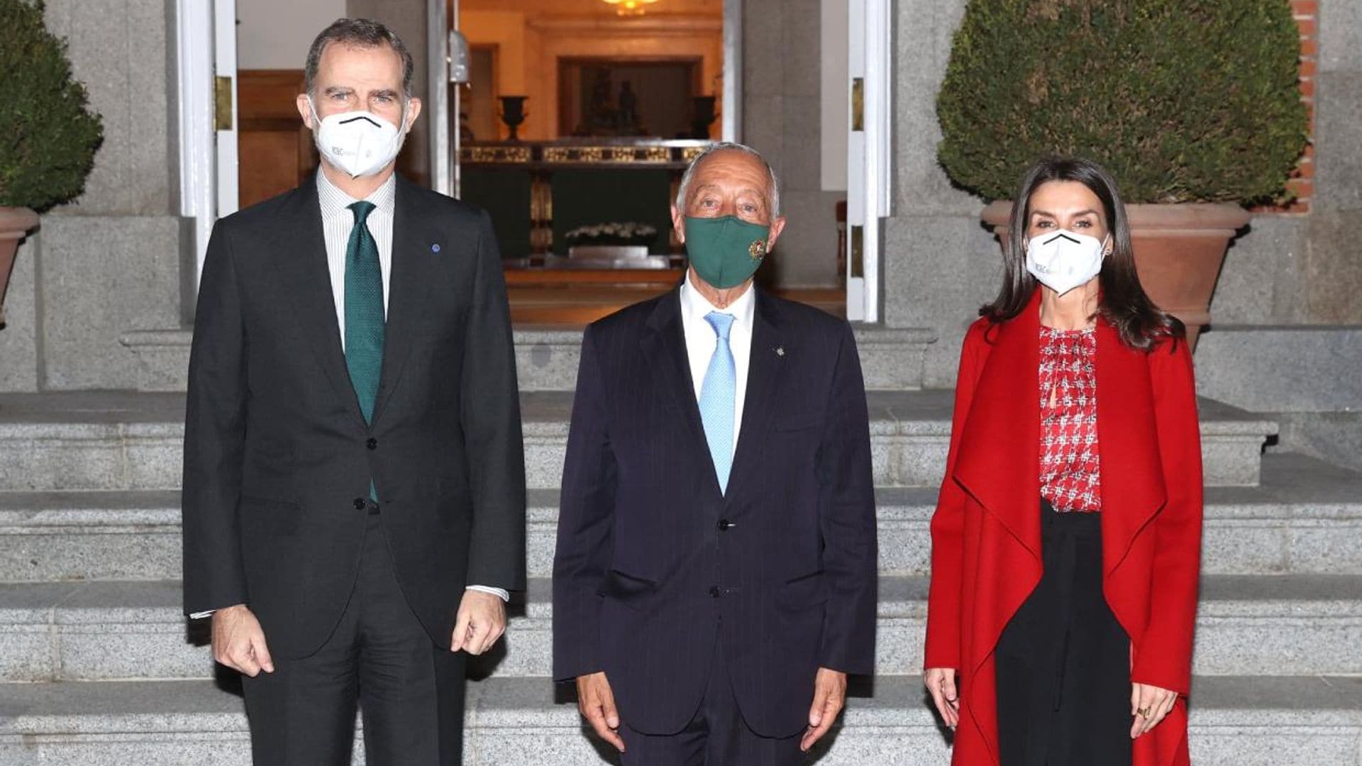 El cariñoso recibimiento de los Reyes al presidente de Portugal, Marcelo Rebelo de Sousa