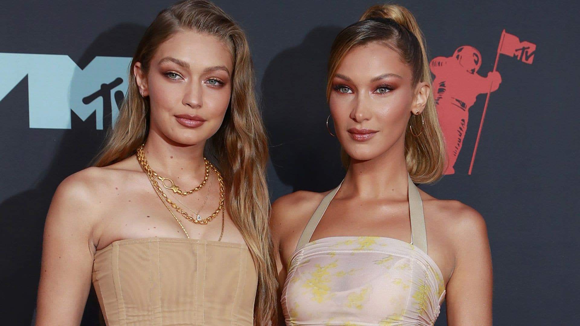 De las hermanas Hadid a Taylor Swift: la rompedora alfombra roja de los MTV VMA