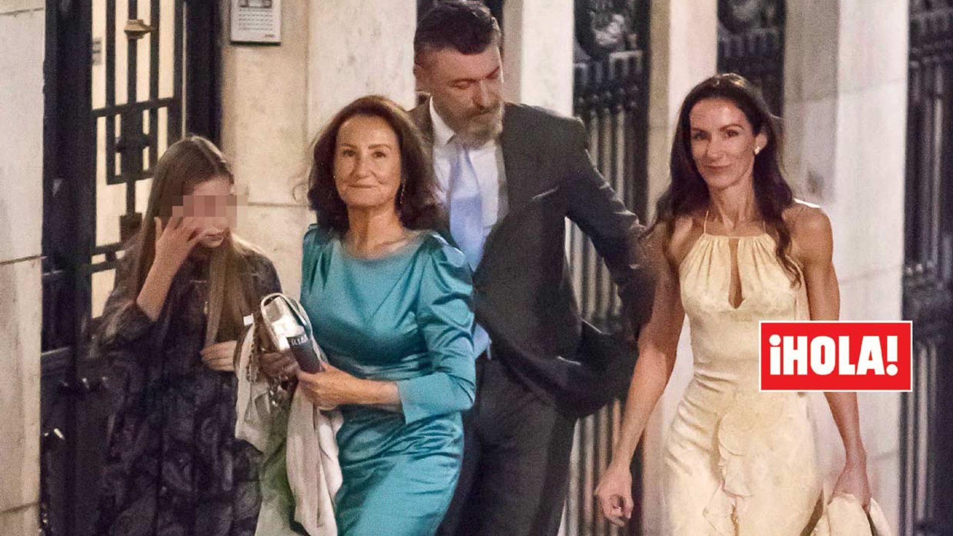 Exclusiva en ¡HOLA!: Telma Ortiz hace oficial su relación con Robert Gavin Bonnar y se lo presenta a su madre y su hija