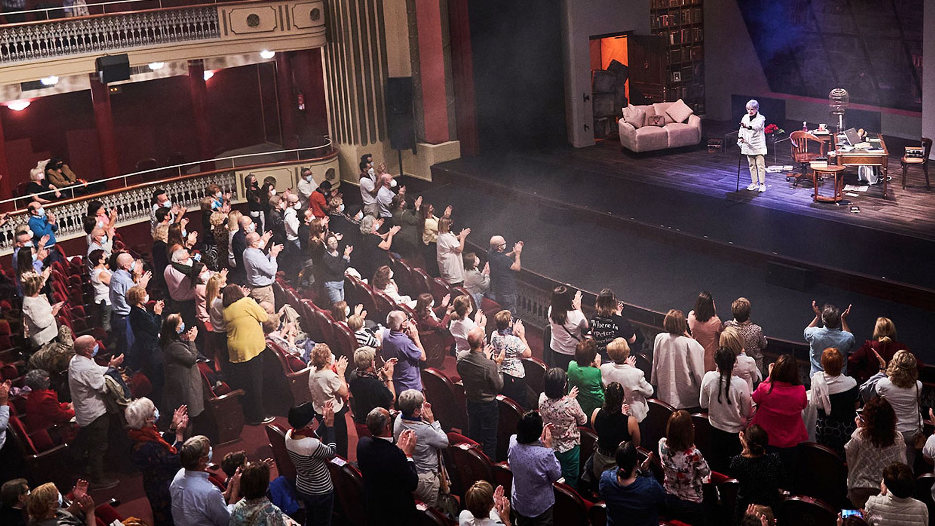 Así fue la emotiva despedida del teatro de Concha Velasco, entre lágrimas e interpretando una obra de su hijo