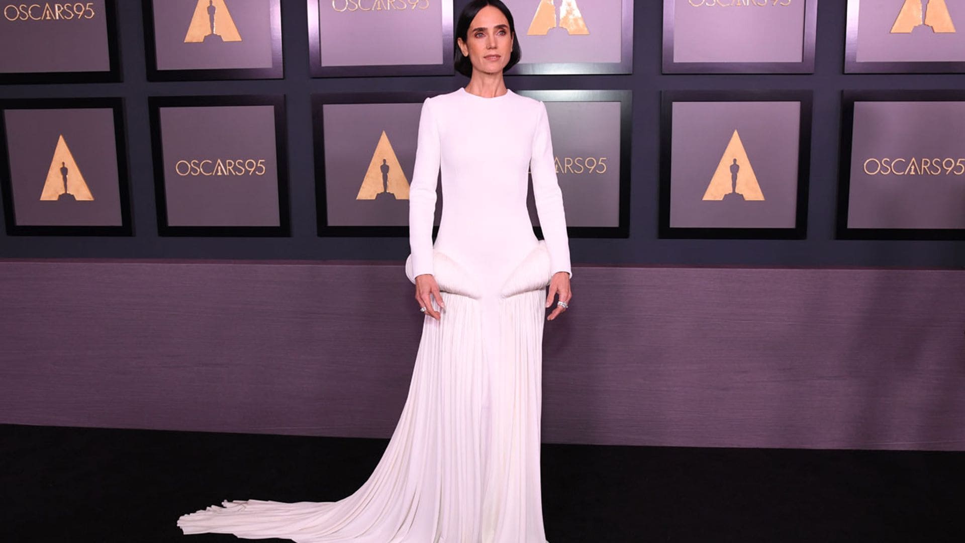 Del vestido de esferas doradas a su última alfombra roja: por qué Jennifer Connelly es la gran embajadora del 'savoir faire' francés