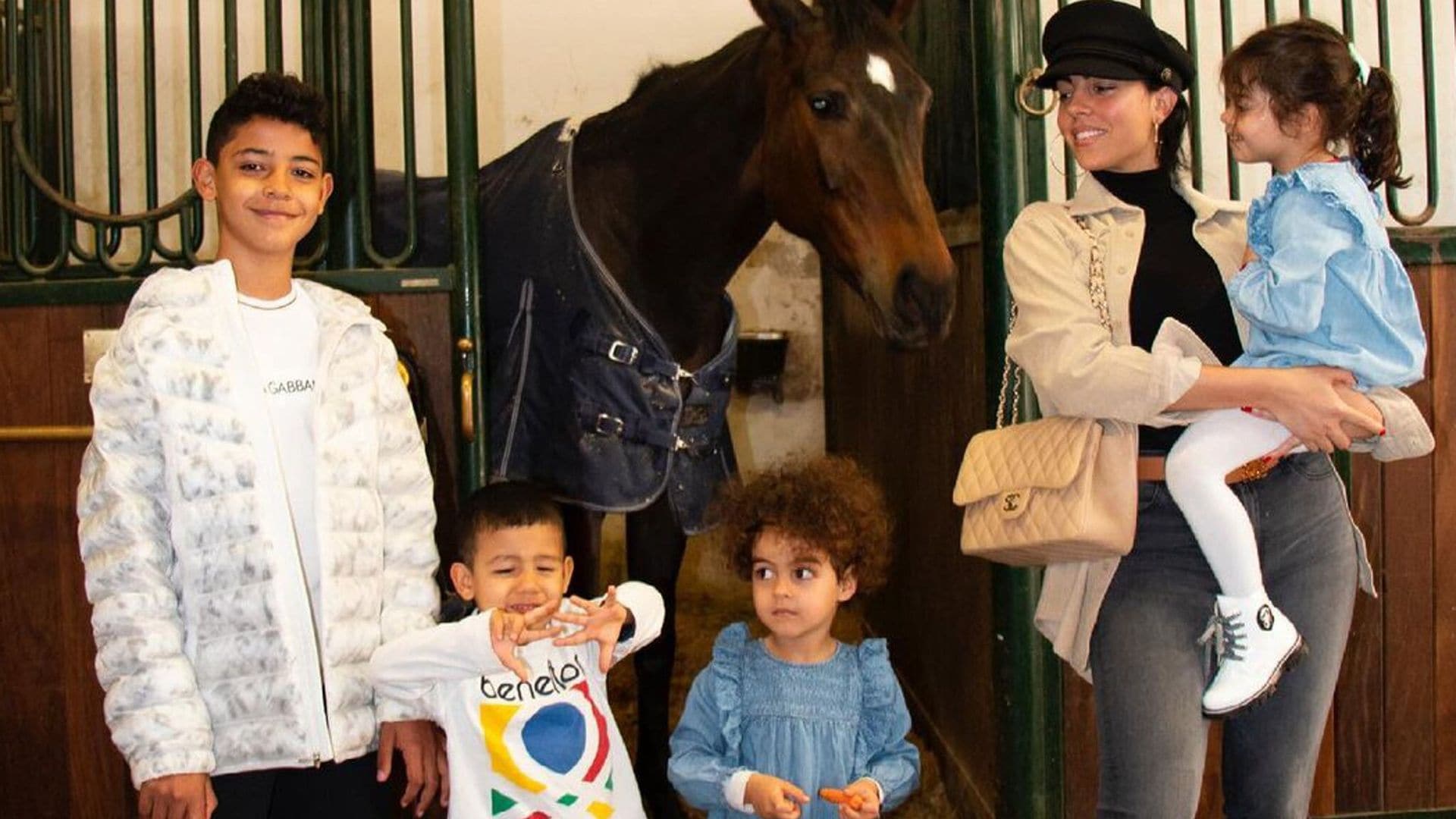 Georgina Rodríguez y el sencillo regalo de sus hijos que la hizo sonreír