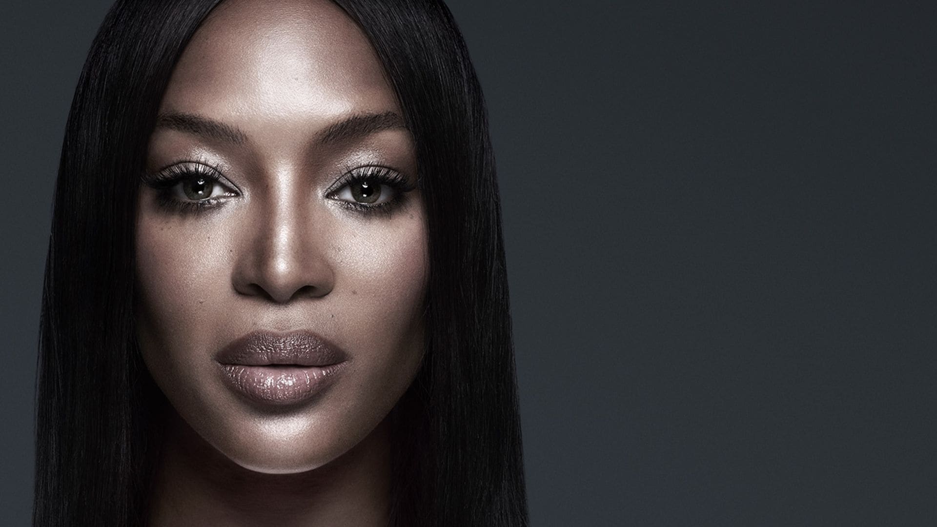 La piel luminosa de Naomi Campbell escondía un secreto