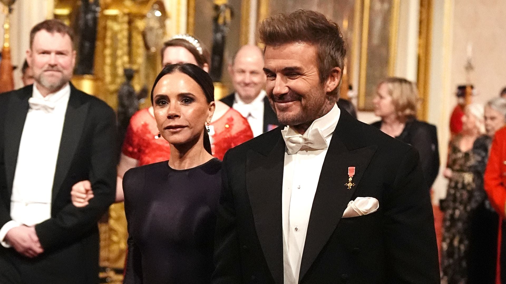 El elegantísimo look de invitada de Victoria Beckham en su primer banquete de Estado en Buckingham