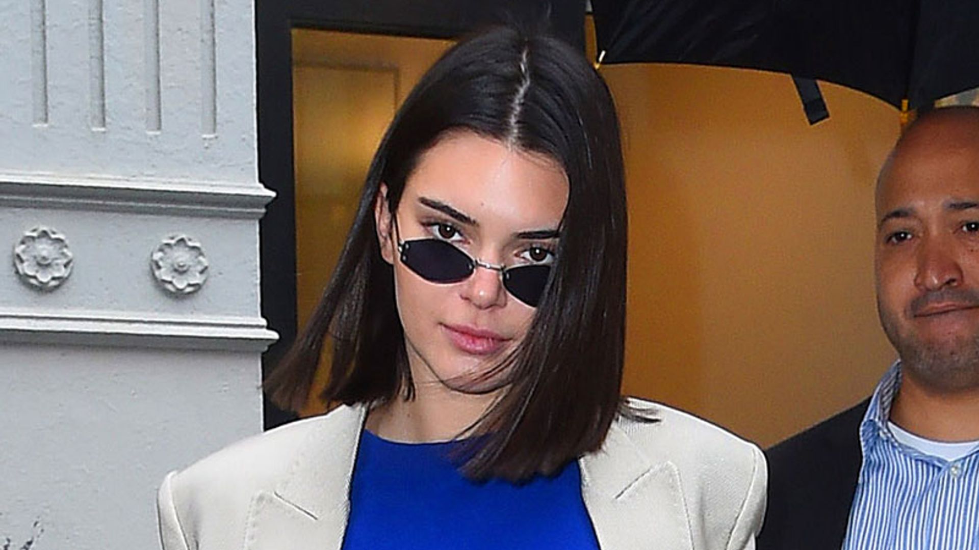 El 'look' más noventero (e imposible) de Kendall Jenner