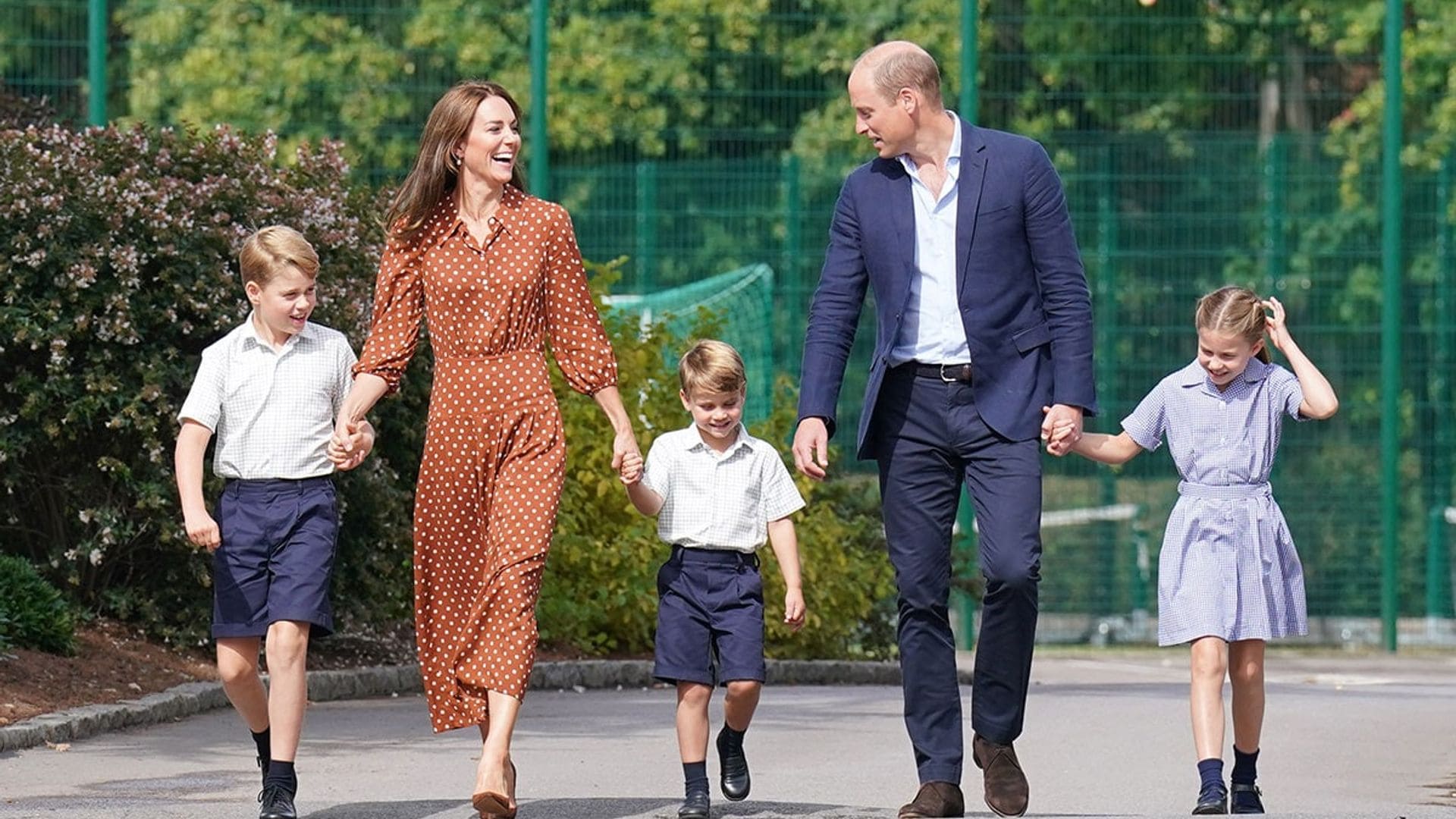 George, Charlotte y Louis han asistido a su nuevo colegio acompañados de Kate y William