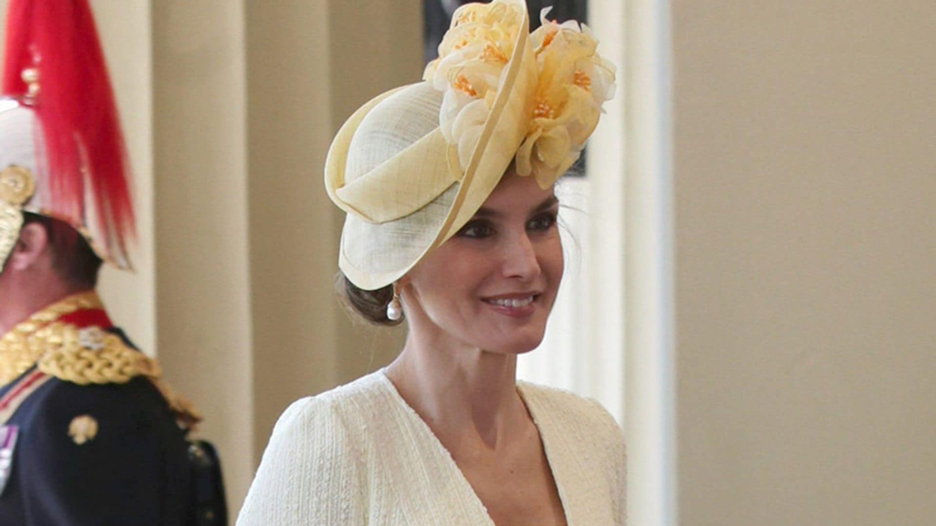 Philip Treacy, el sombrerero más famoso del mundo, se reunió en Madrid con la reina Letizia