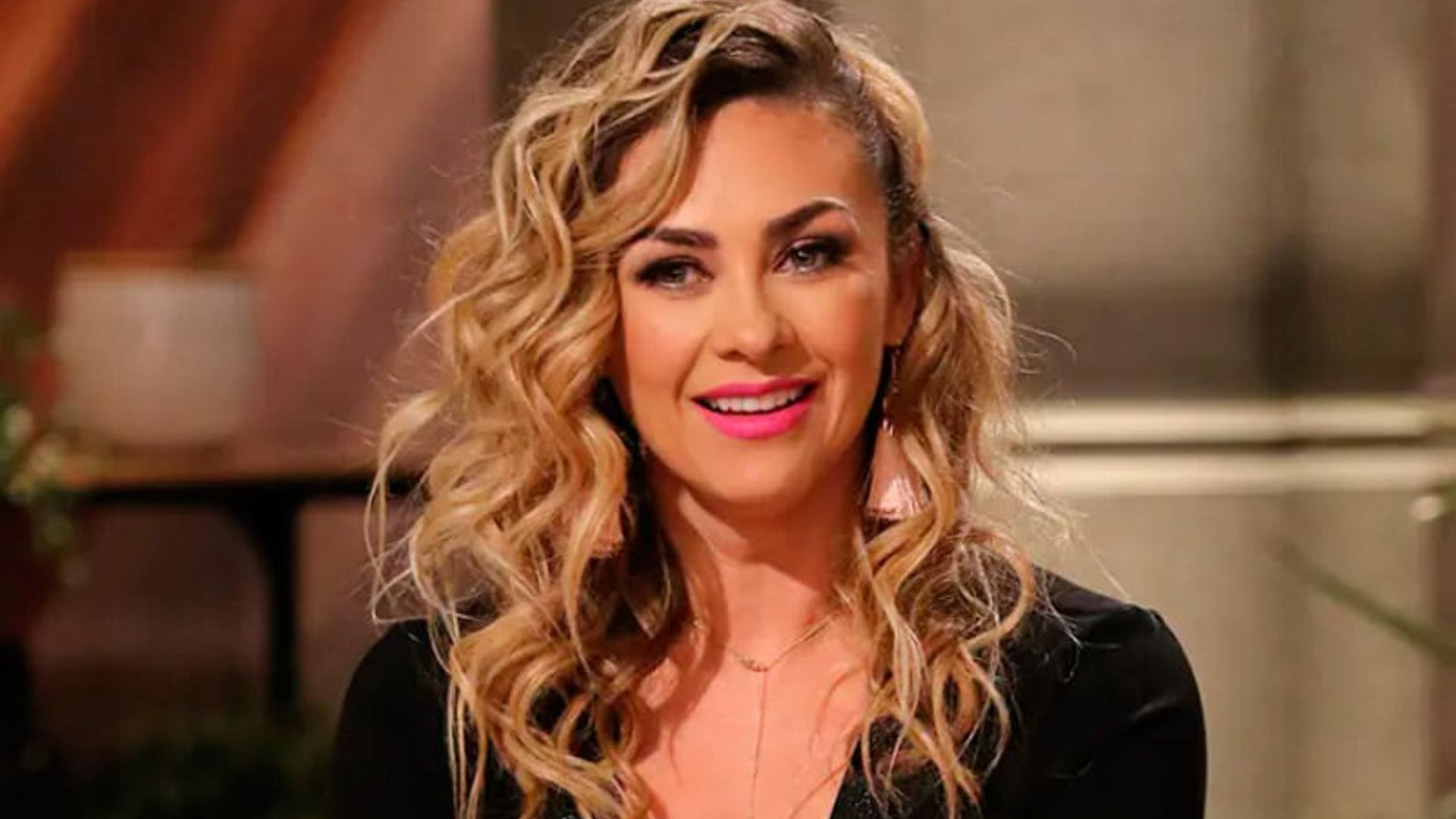 Aracely Arámbula rompe el silencio contra los paparazzi de la polémica con sus hijos