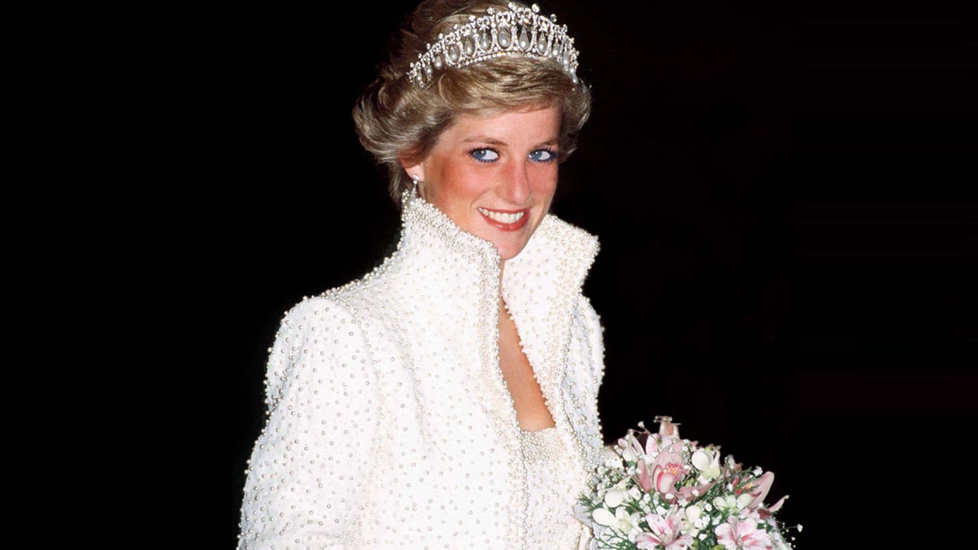 La fascinante historia del vestido 'Elvis' de la princesa Diana que queremos ver en 'The Crown'